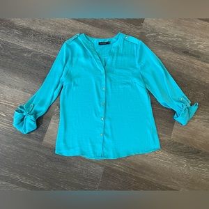 THE LIMITED Sz Medium Aqua/Teal Silk/satin-like 3/4 sleeve top